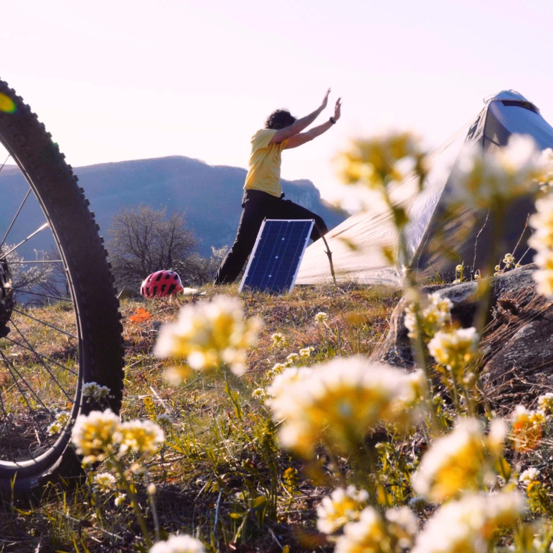 Installazione e utilizzo pratico dei pannelli fotovoltaici portatili: consigli e errori da evitare installazionepannello fotovoltaico portatile 3 fotovoltaico